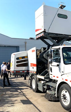 Elgin Sweeper Hybrid Broom Bear Sweeper 1 Elgin Sweeper Hybrid Broom Bear Sweeper 1