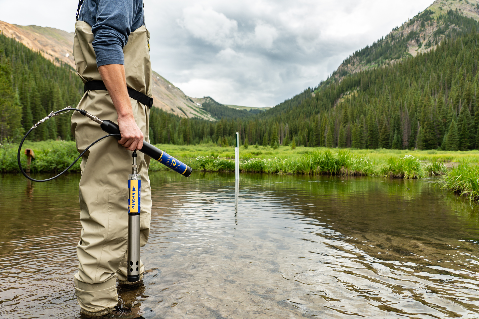 Multiparameter sonde and VuLink Telemetry from In-Situ.