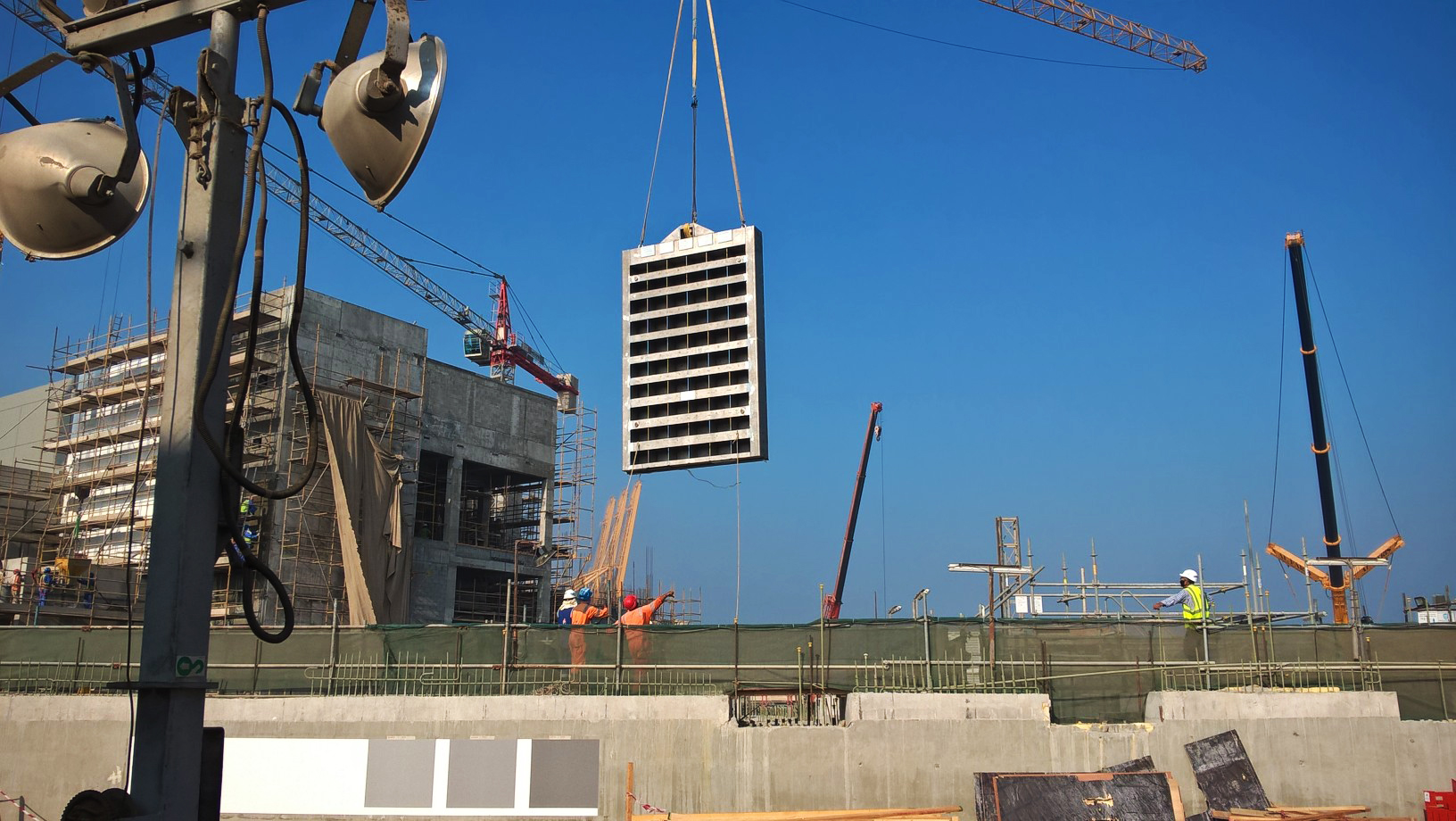 Dubai Storm Water Project Penstocks Being Craned Into Position Nov 2020