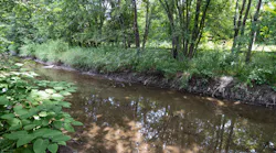 The banks of Midlothian Creek are eroded and overcome by invasive plants and runoff, causing flooding and pollution reaching the Cal-Sag Channel and even Lake Michigan during heavy rains. A grant from the Illinois Environmental Protection Agency and matching funds from the MWRD will improve conditions.
