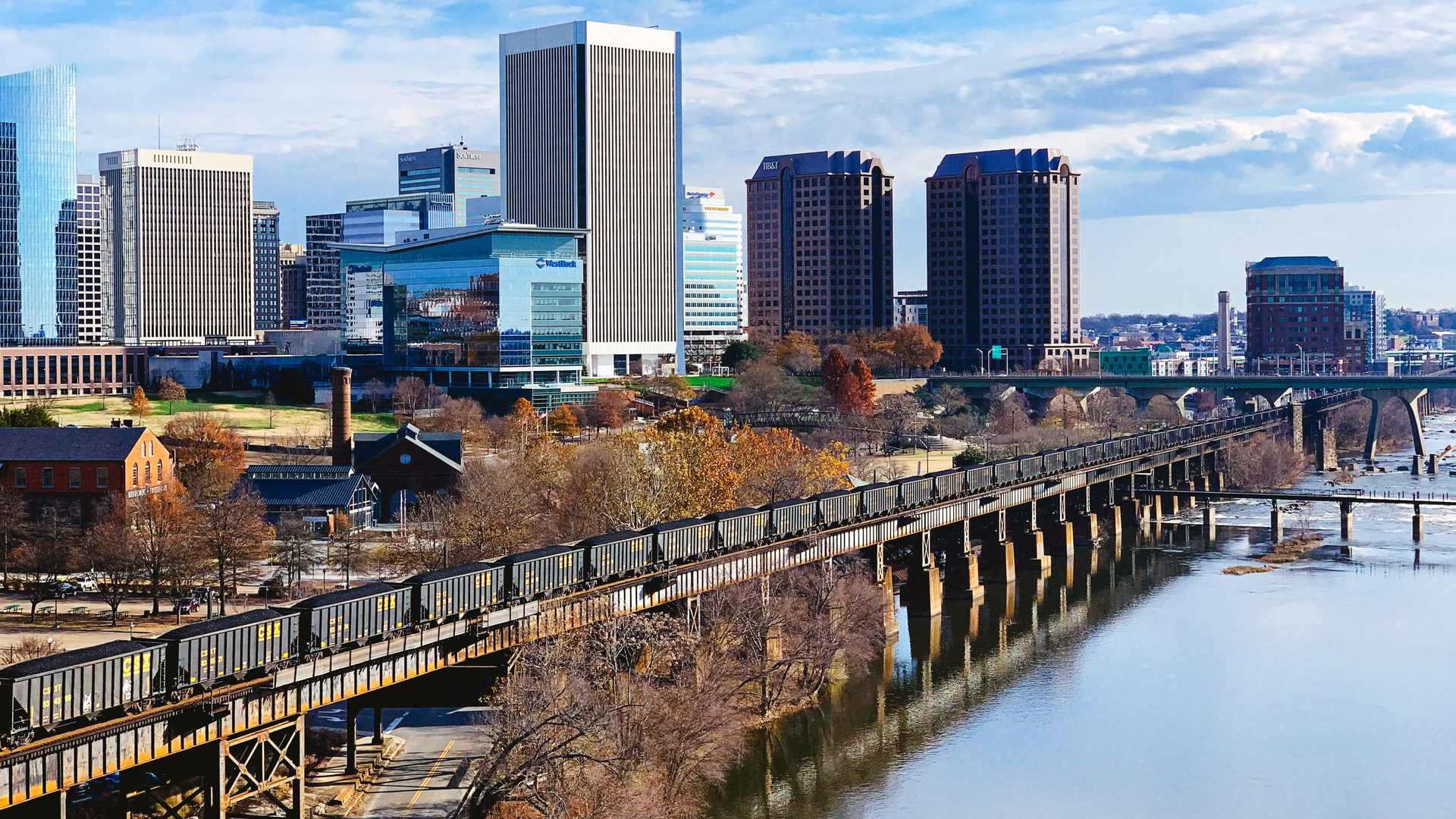Skyline of Richmond, capital of Virginia.