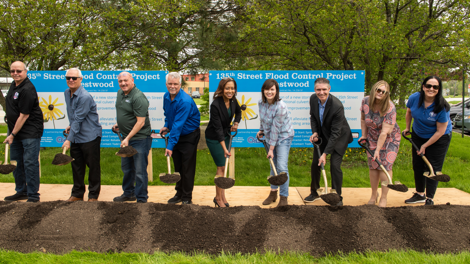 (From L to R): Cook County School District 130 Board President William Werner, Crestwood Trustee Frank Caldario, Crestwood Trustee Anthony J. Benigno, Crestwood Mayor Kenneth Klein, MWRD President Kari K. Steele, Crestwood Trustee Patricia Theresa Flynn, MWRD Executive Director Brian A. Perkovich, Cook County School District 130 Superintendent Colleen M. McKay and MWRD Commissioner Mariyana Spyropoulos.
