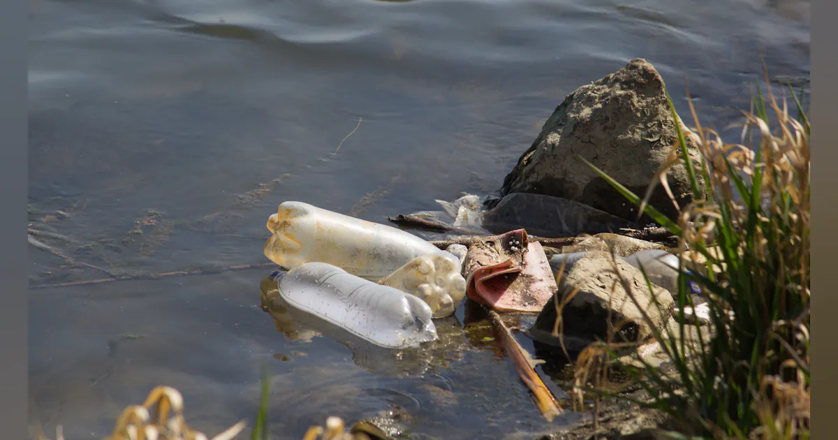Floating Trash Updraft EPA joins project studying floating trash capture devices | Stormwater ...