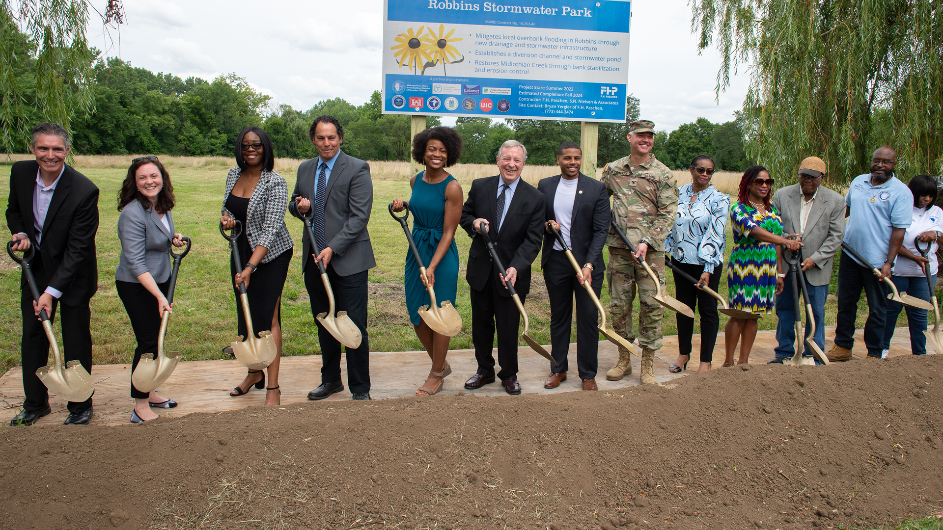 MWRD Commissioner Chakena D. Perry and Executive Director Brian A. Perkovich joined U.S. Senator Dick Durbin, U.S. Army Corps of Engineers Chicago District Commander Col. Paul Culberson, Robbins Mayor Darren E. Bryant, village trustees and partners to signal the beginning of construction on the Robbins Stormwater Park and Midlothian Creek Restoration Project.