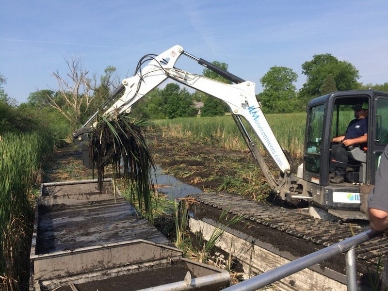 1654813194982-amphibious_excavator