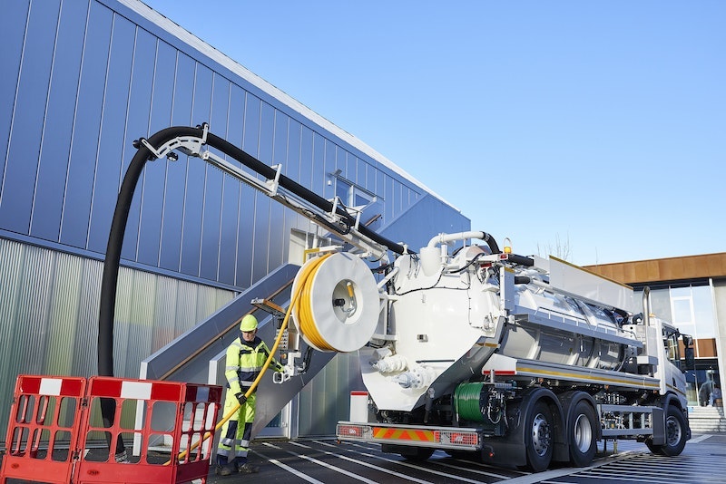 1655254112173-bucher_recycler_cr120_tanker_truck_at_work_clearing