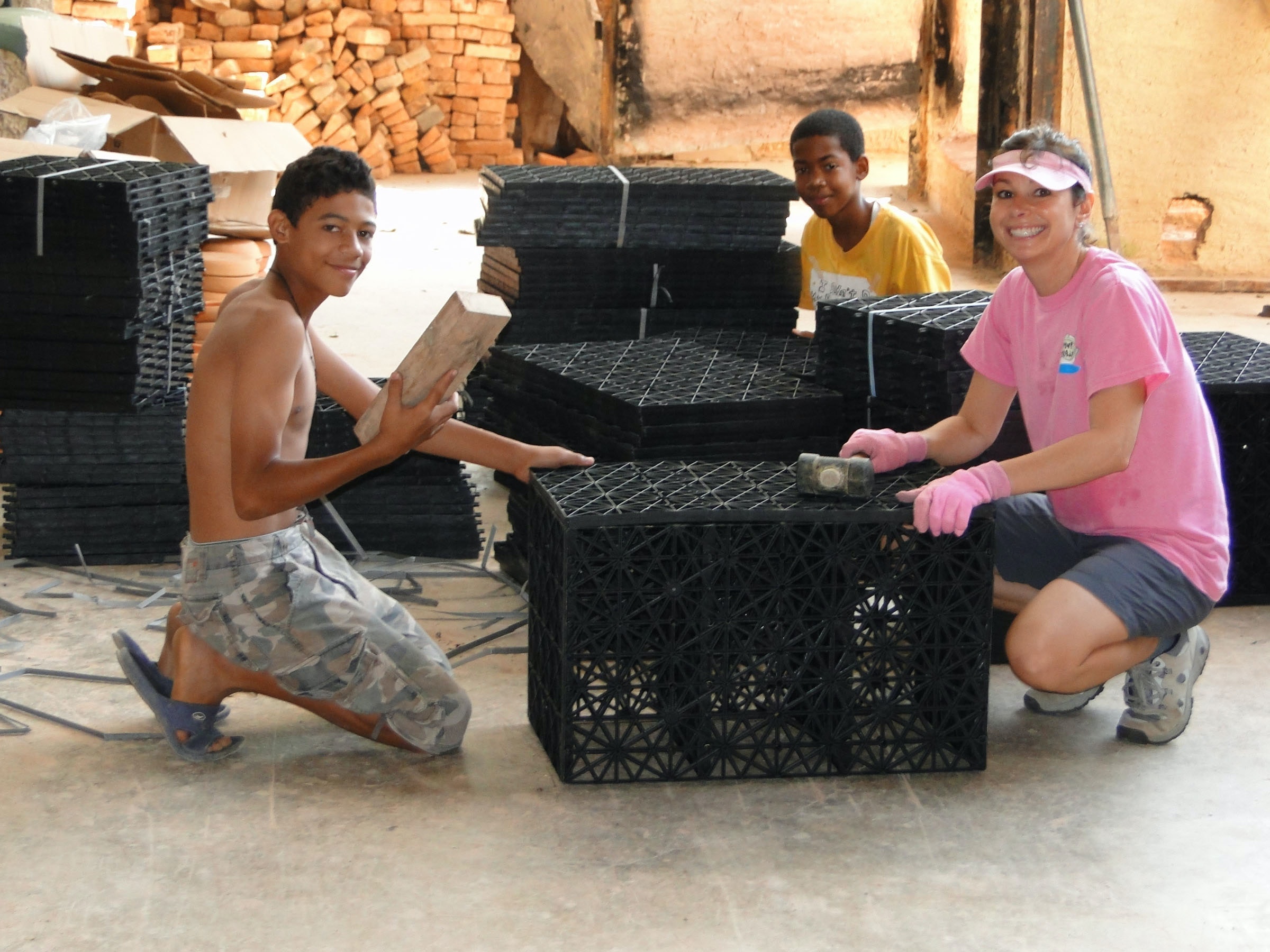 1655260276605 Assemblingaquabloxwithcarlawittstock