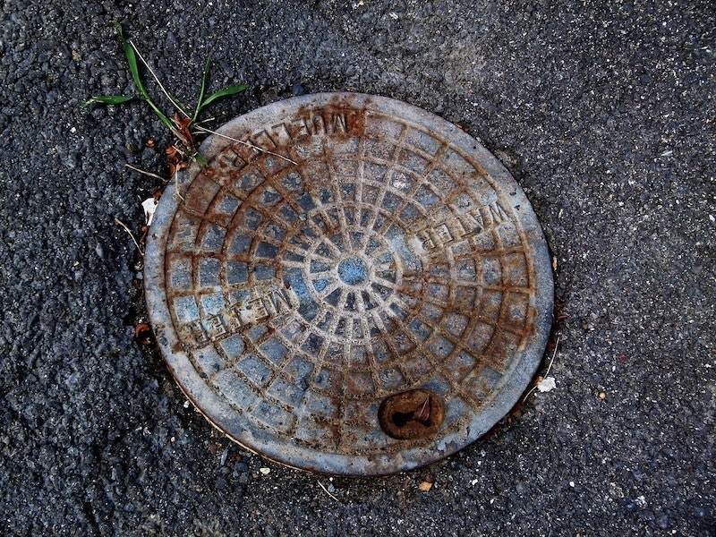 1655268558307-manhole