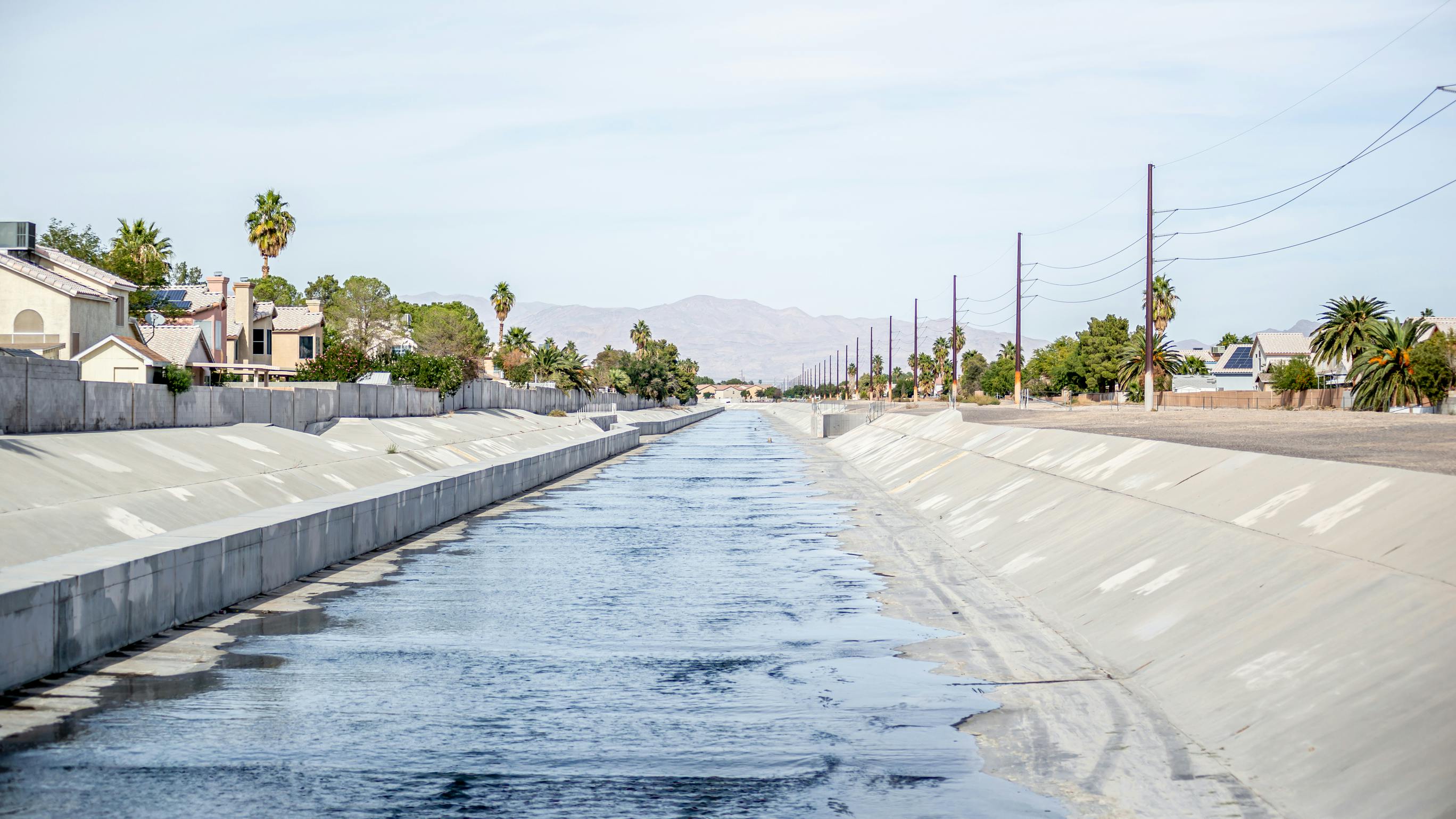 dreamstime_l_305617030