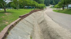 Combining green and gray infrastructure for stormwater management and flood risk reduction: Case studies from two urban areas in North Carolina Combining green and gray infrastructure for stormwater management and flood risk reduction: Case studies from two urban areas in North Carolina