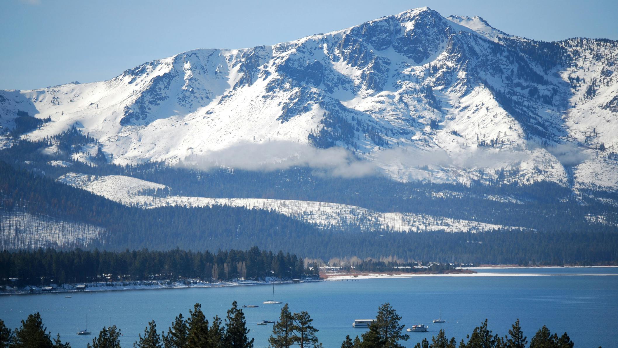 A view of the Sierra Mountain range at Lake Tahoe