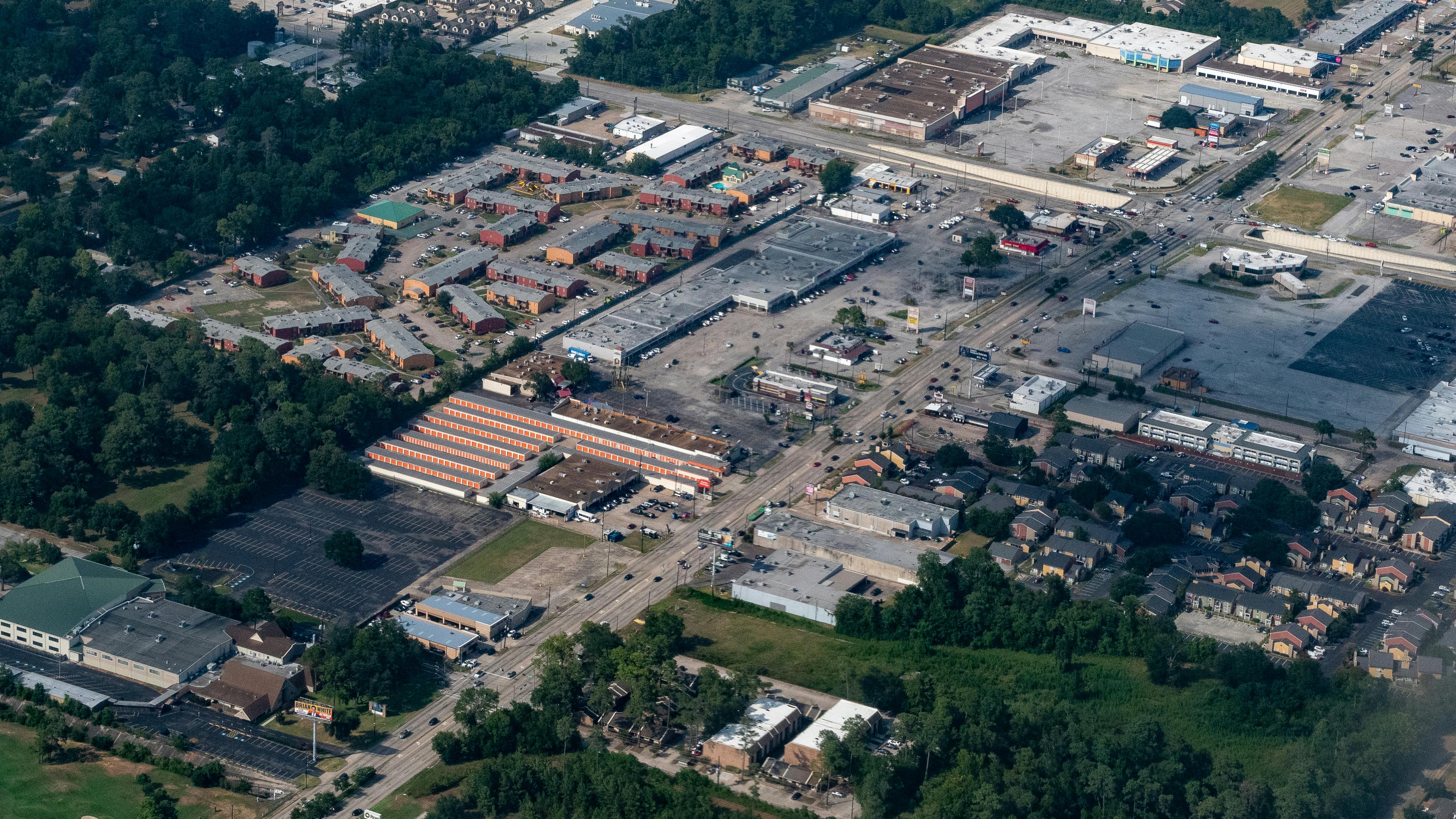 dreamstime_xxl_329816983