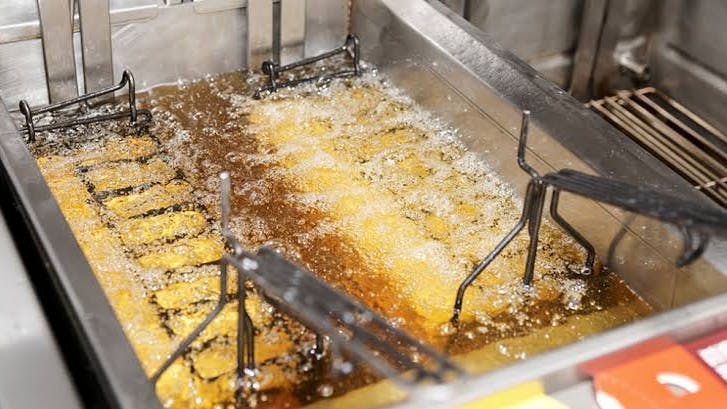 commercialkitchenfryercookingoil